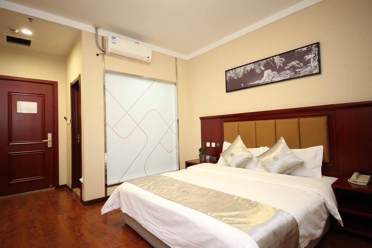 Chonpines Hotel Changchun Exterior photo