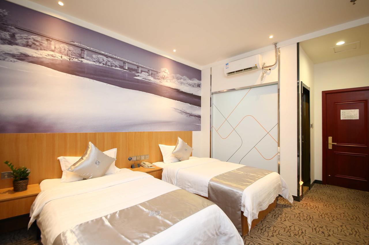 Chonpines Hotel Changchun Exterior photo